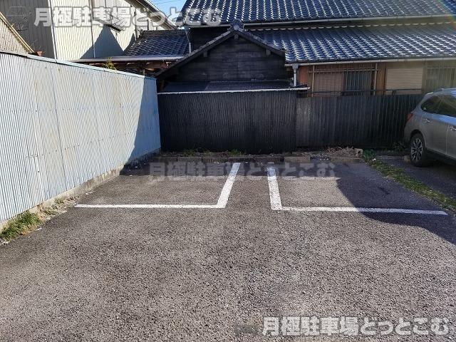 名古屋市瑞穂区弥富通5丁目51-3の月極駐車場2
