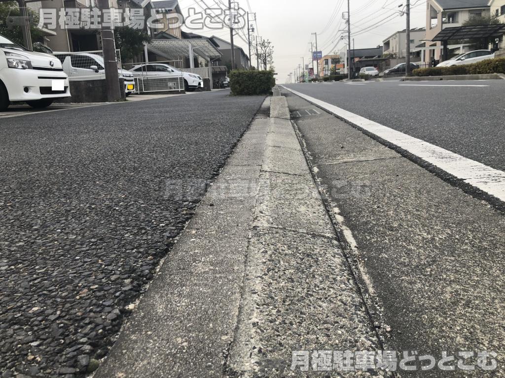大府市柊山町4-17の月極駐車場3
