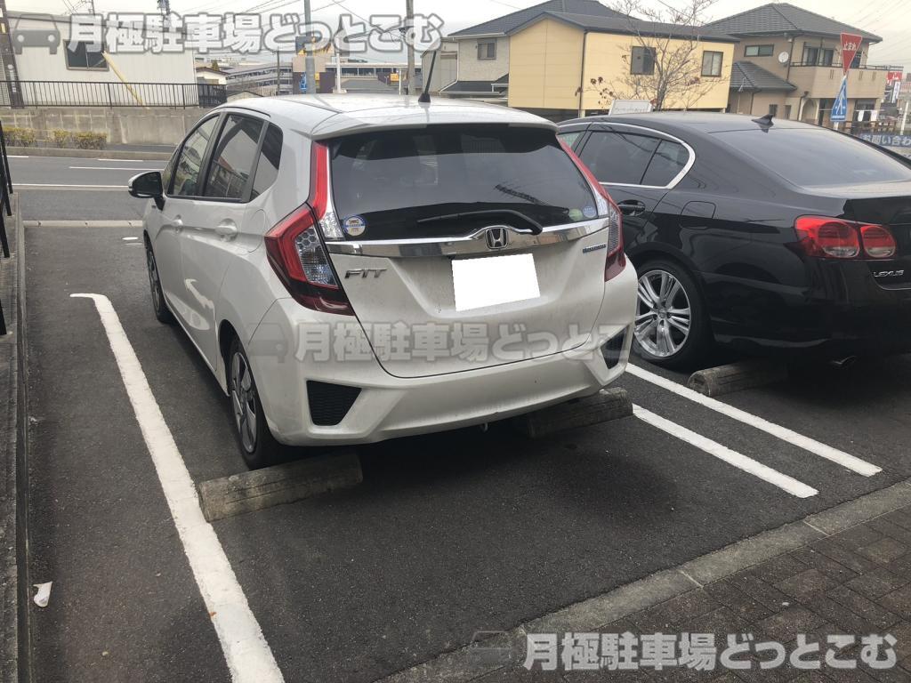 大府市柊山町4-17の月極駐車場6