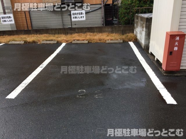 東海市名和町一ノ井上16-1の月極駐車場2