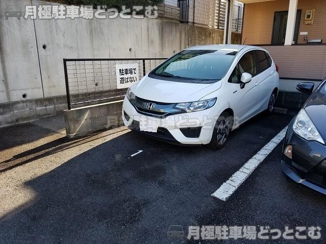 名古屋市守山区泉が丘913番地の月極駐車場3