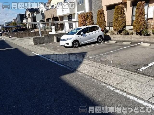 名古屋市守山区桔梗平2丁目1721番地の月極駐車場2