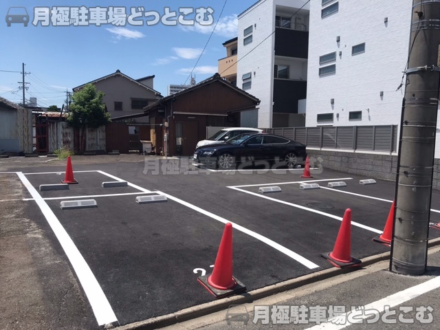 名古屋市中村区上米野町5丁目38番の月極駐車場8