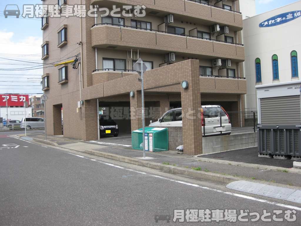 名古屋市守山区元郷1丁目1402番1の月極駐車場3