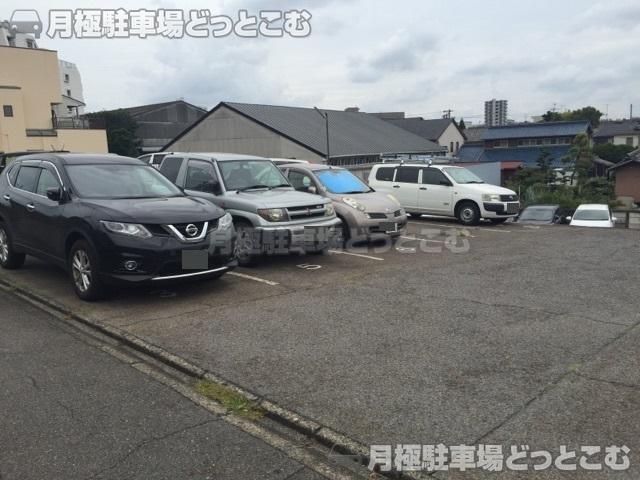 名古屋市東区矢田4丁目2105の月極駐車場2