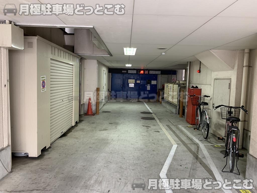 名古屋市中区新栄1丁目41-10の月極駐車場2