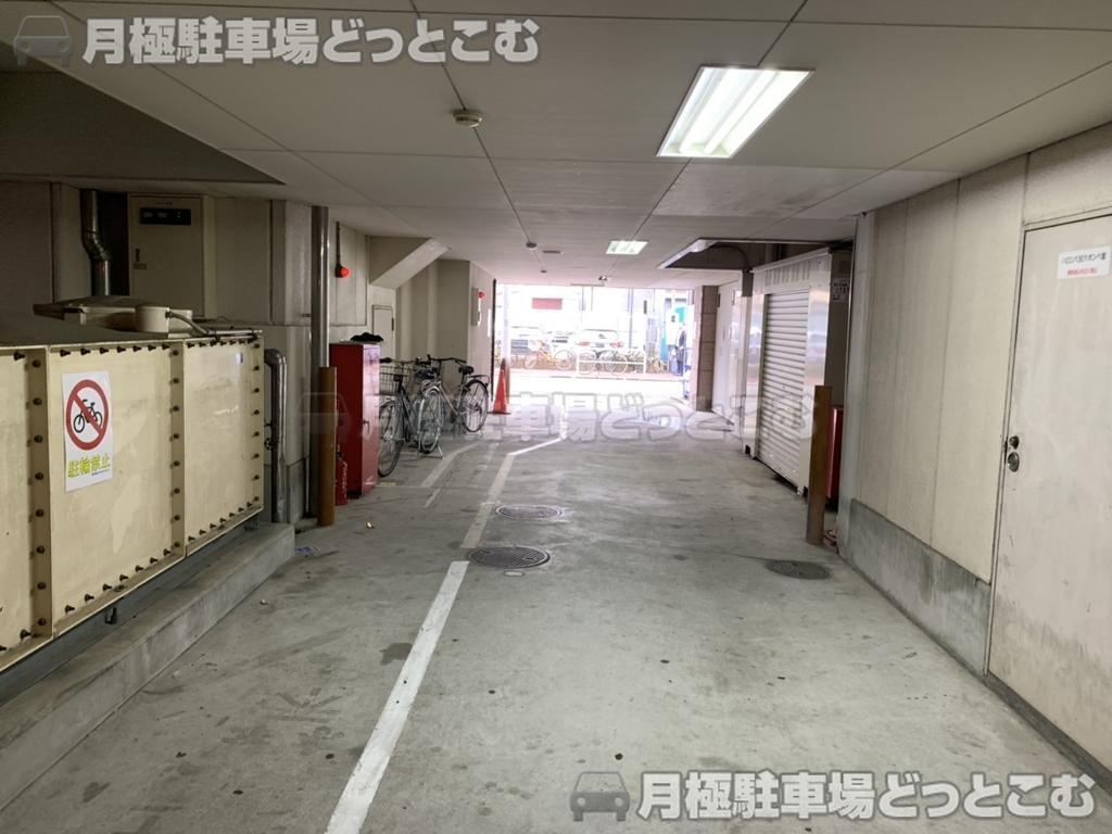 名古屋市中区新栄1丁目41-10の月極駐車場3