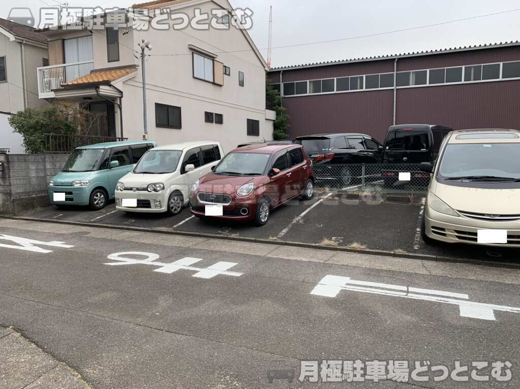 名古屋市港区稲永3丁目6番8号の月極駐車場3