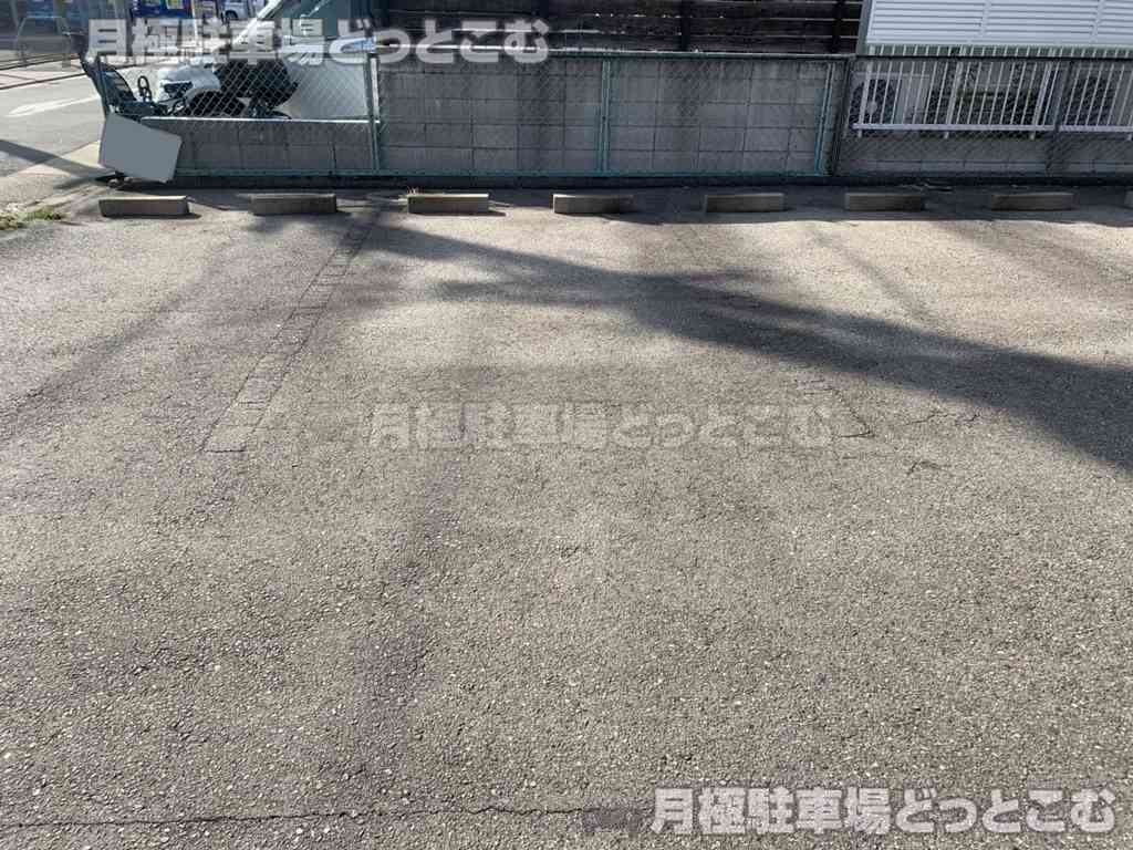 名古屋市中村区二ツ橋町2丁目13番1の月極駐車場2