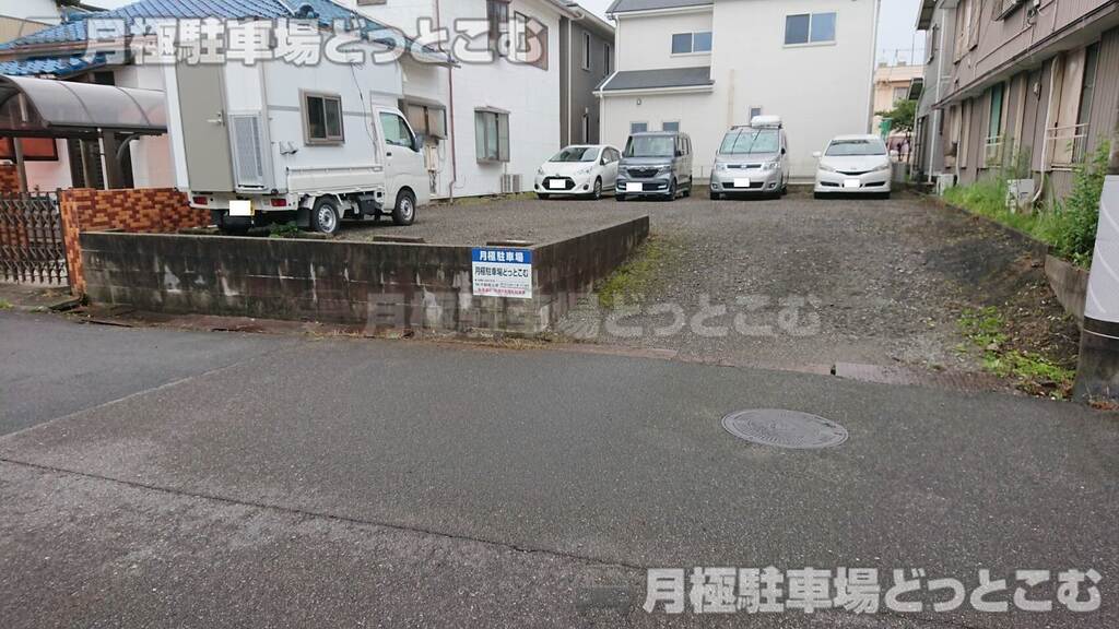 常滑市新開町2丁目101番の月極駐車場3