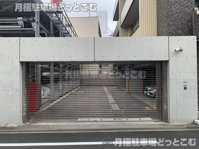 名古屋市東区泉3丁目14-12の月極駐車場3