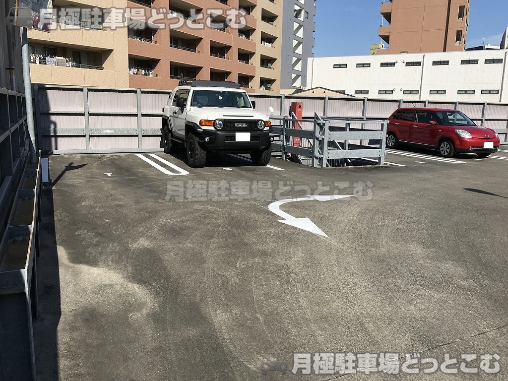 名古屋市中区千代田3丁目1402-1の月極駐車場2