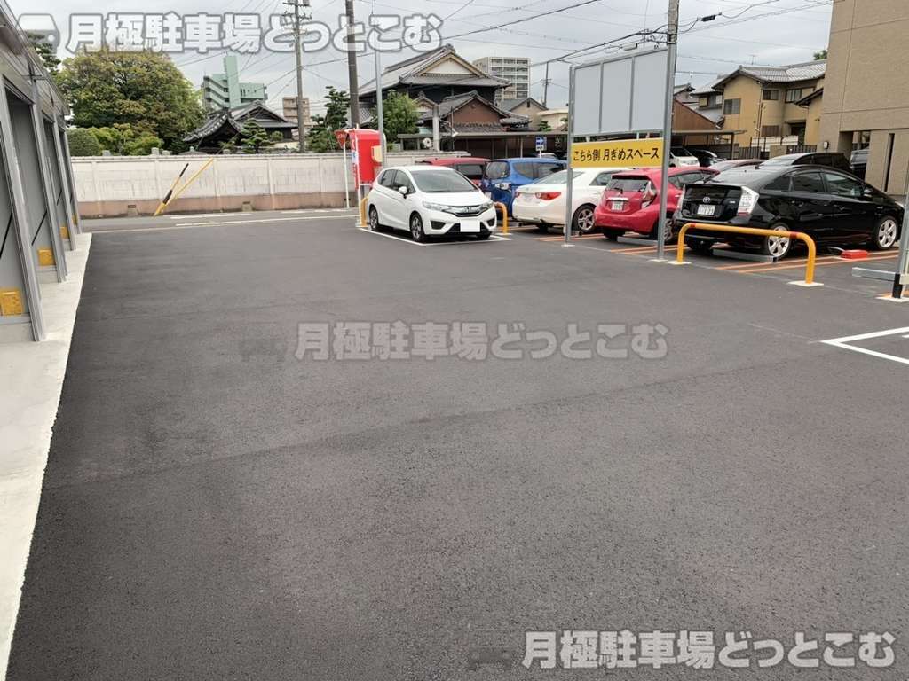 名古屋市西区名塚町3丁目125の月極駐車場2