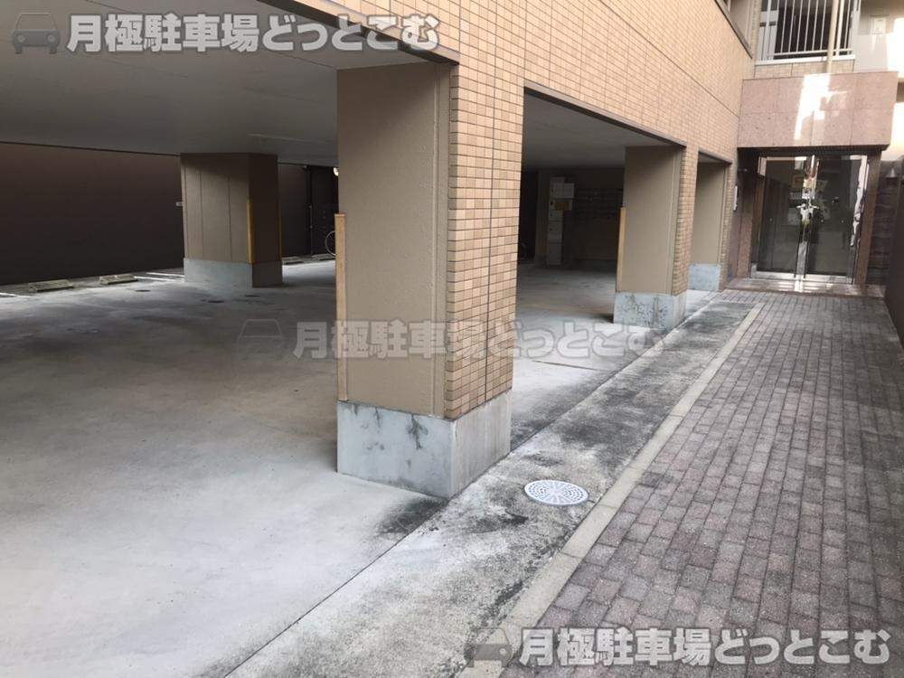 名古屋市西区那古野2丁目2515の月極駐車場3
