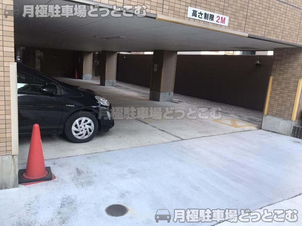 名古屋市西区那古野2丁目2515の月極駐車場1