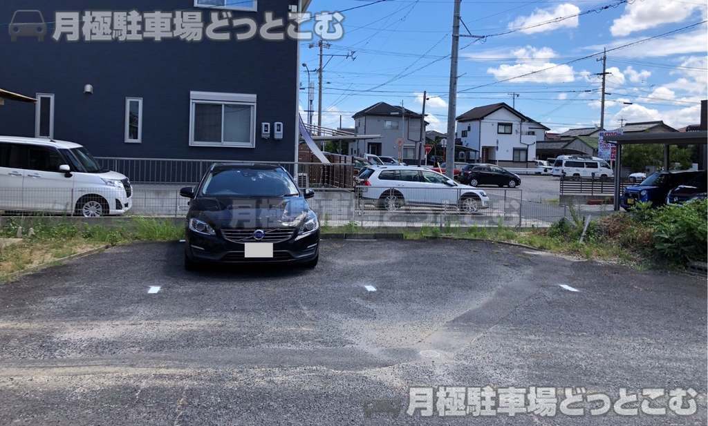 高浜市沢渡町一丁目3-20の月極駐車場3