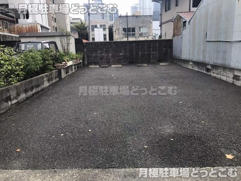名古屋市西区菊井2丁目119-2の月極駐車場1