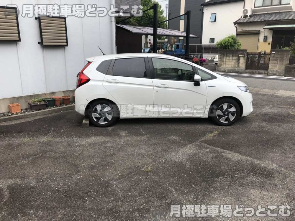 名古屋市中村区稲葉地町1丁目10-1の月極駐車場2