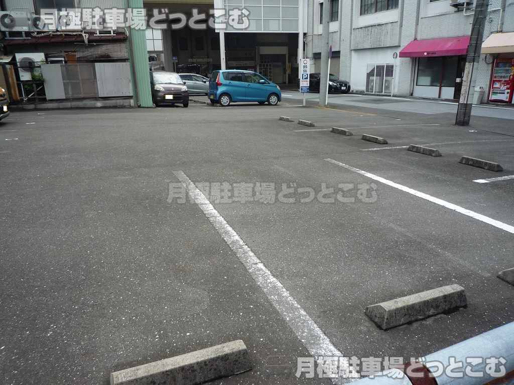 一宮市本町2丁目1－15の月極駐車場2