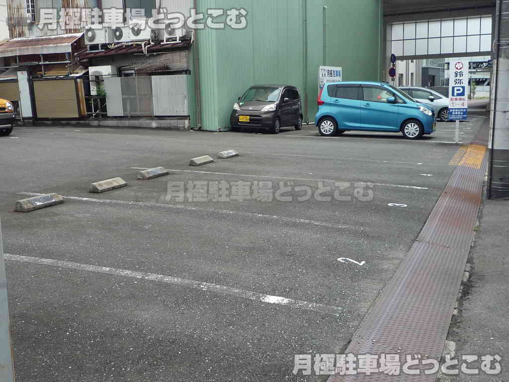 一宮市本町2丁目1－15の月極駐車場3
