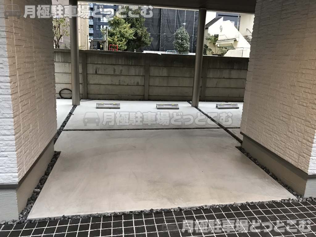 名古屋市東区泉1丁目104-2,105-1,105-2の月極駐車場2