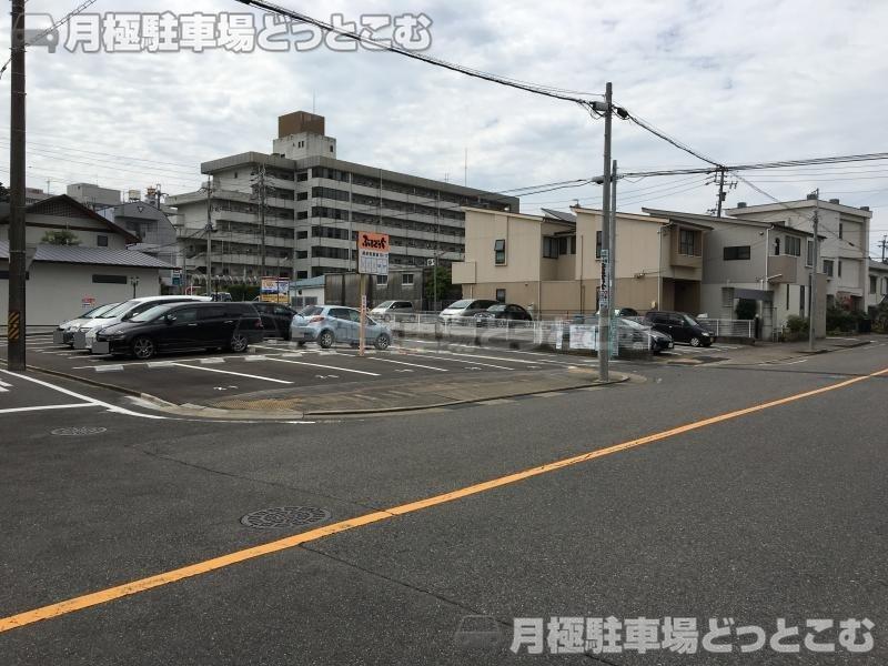 名古屋市北区柳原1-16-9の月極駐車場3
