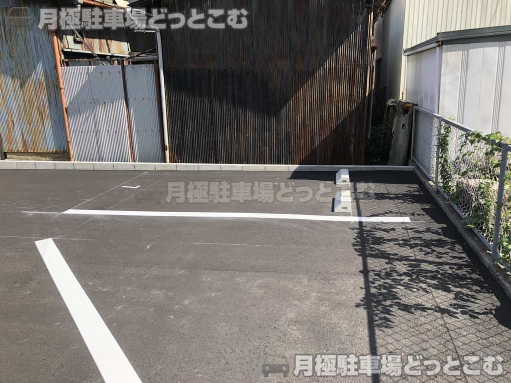 名古屋市西区大金町3-7の月極駐車場2