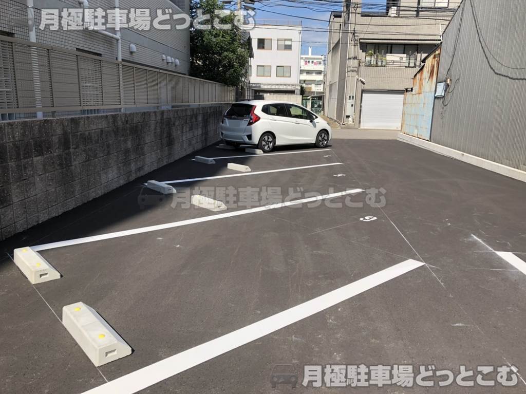 名古屋市西区大金町3-7の月極駐車場3