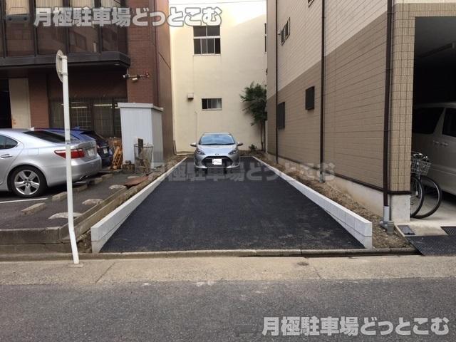 名古屋市東区東桜2丁目818番4の月極駐車場2