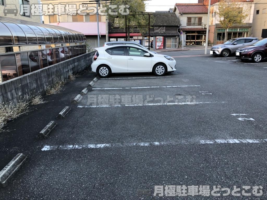 名古屋市南区戸部町3丁目18番の月極駐車場7