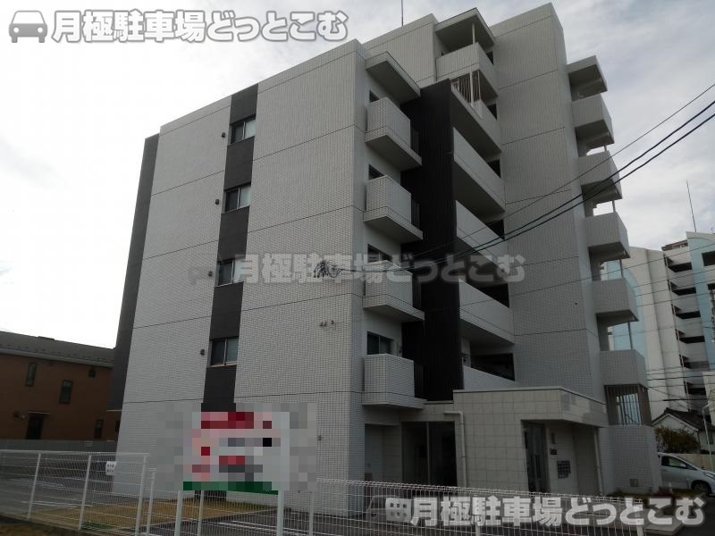 名古屋市中川区石場町1-18-1の月極駐車場2