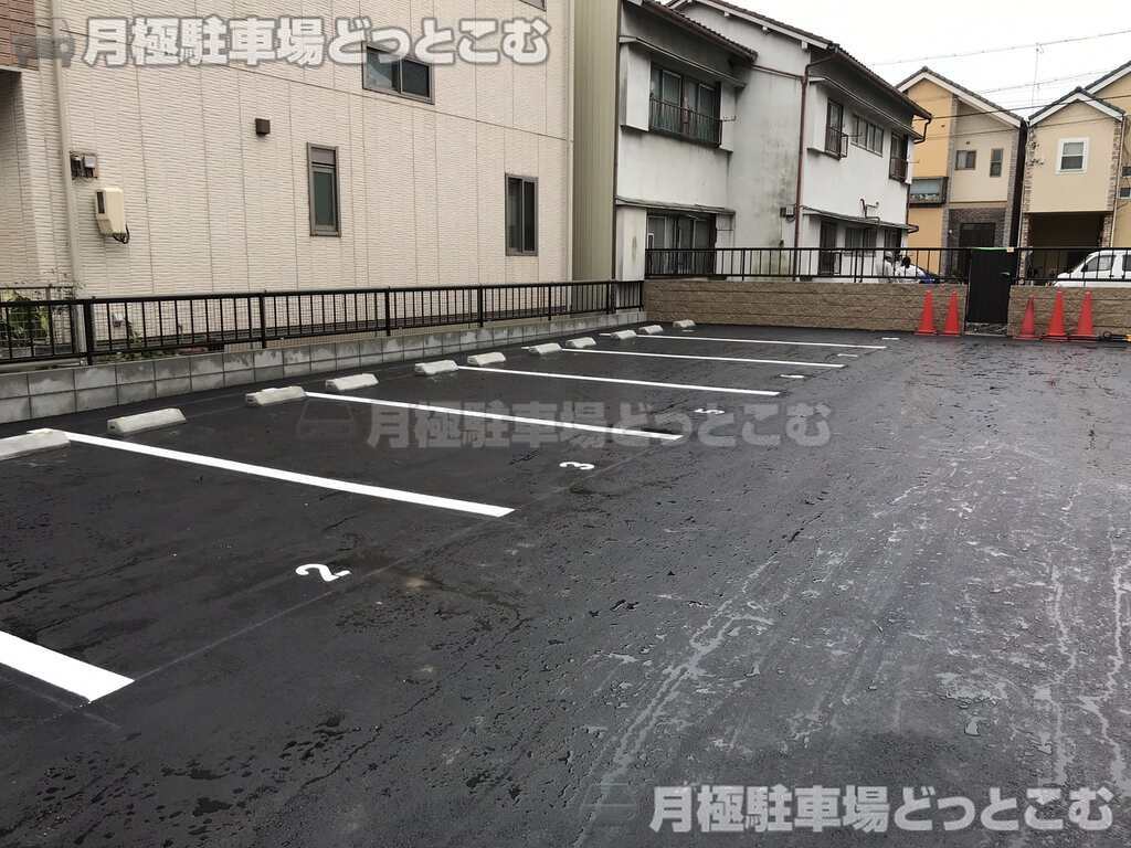 名古屋市中村区名駅南5-704の月極駐車場3