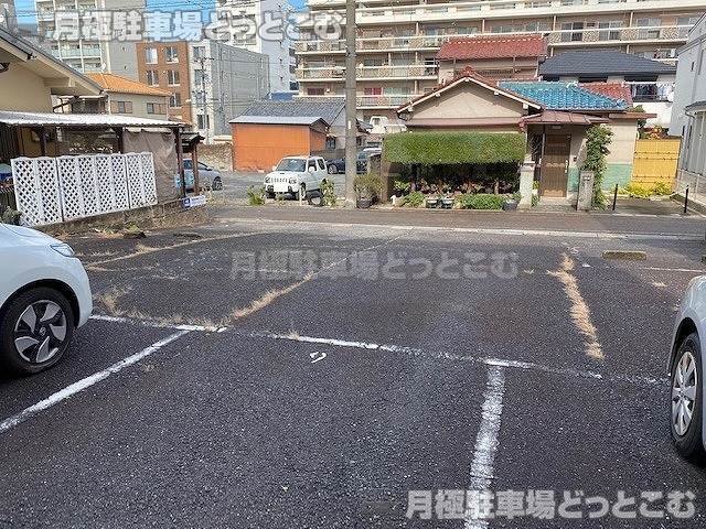 名古屋市千種区唐山町2丁目24の月極駐車場3