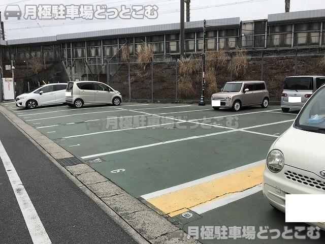知立市谷田町西1丁目2-5の月極駐車場2