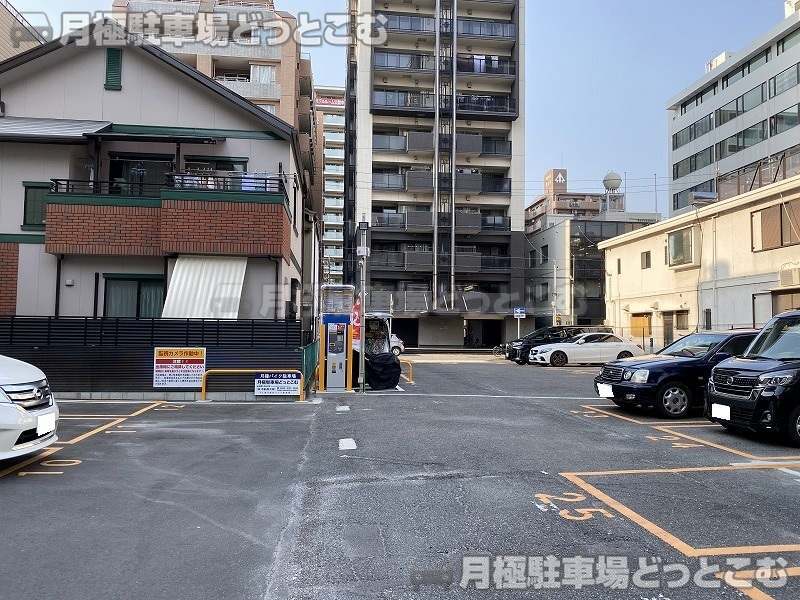 名古屋市東区東片端町31-1,31-2の月極駐車場2