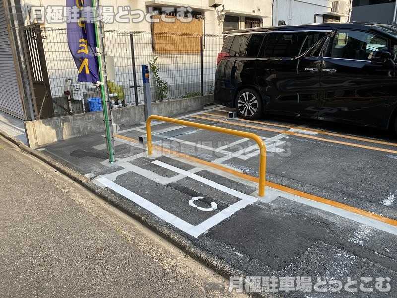 名古屋市東区東片端町31-1,31-2の月極駐車場3