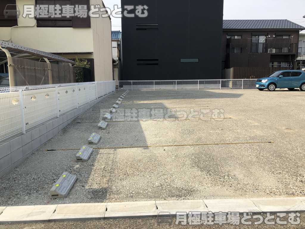 名古屋市瑞穂区白砂町4丁目70番、71番1の月極駐車場2