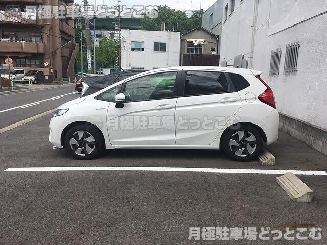 名古屋市中区千代田1丁目617の月極駐車場3