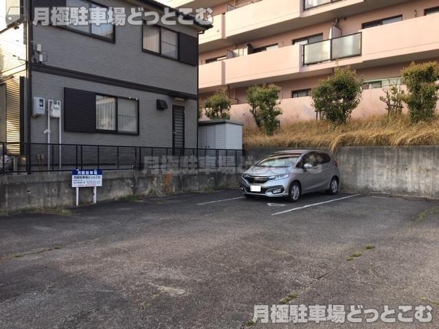 名古屋市緑区鳴丘1丁目335番の月極駐車場2