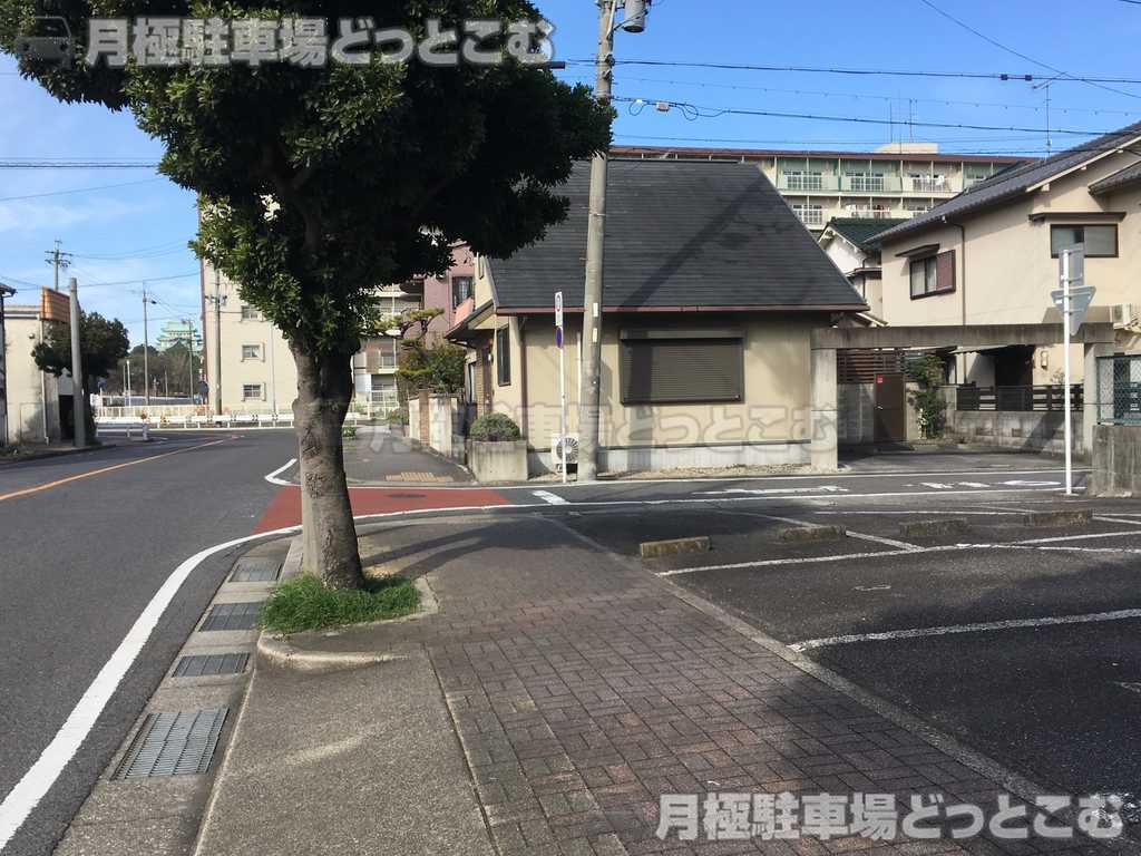名古屋市北区柳原1丁目216の月極駐車場2