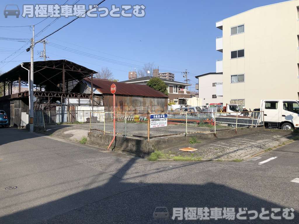 名古屋市中川区柳島町3丁目20番の月極駐車場3