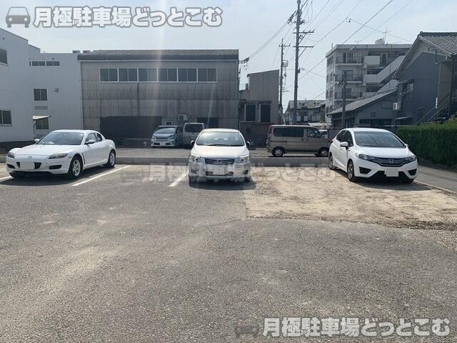 名古屋市南区鶴見通5-1-12の月極駐車場3