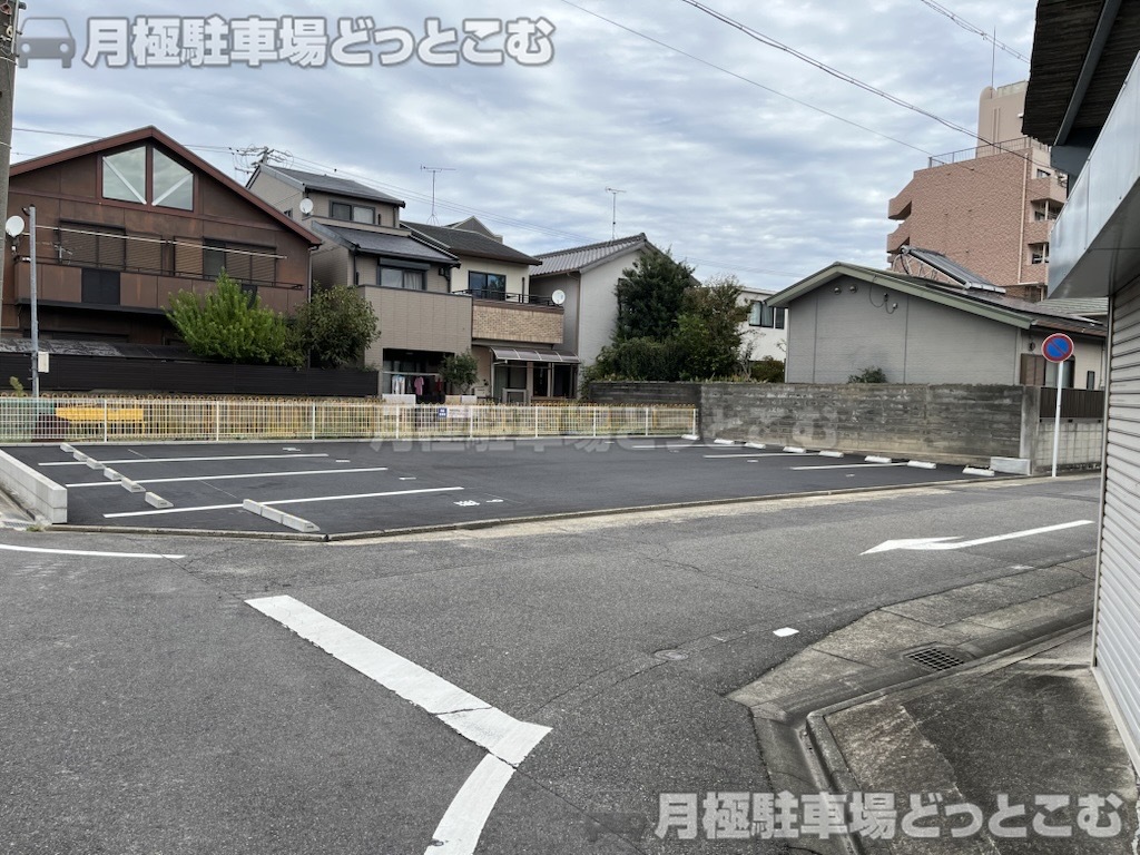 名古屋市北区大曽根1丁目1301の月極駐車場1