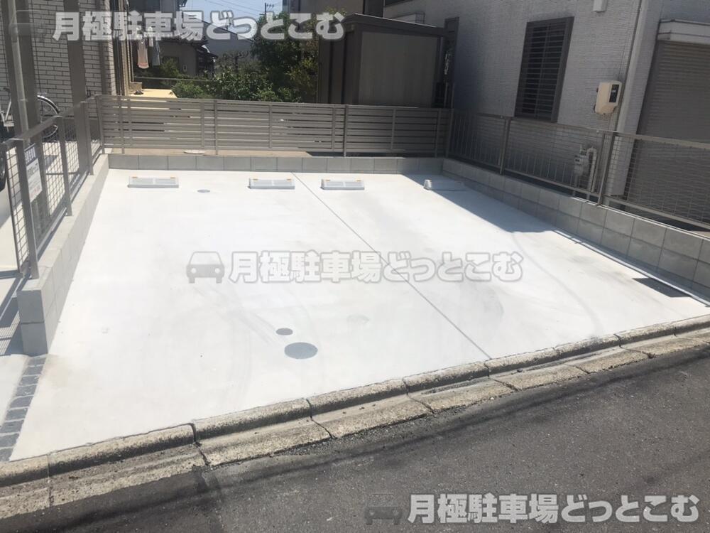名古屋市南区本城町1丁目69番地の月極駐車場2