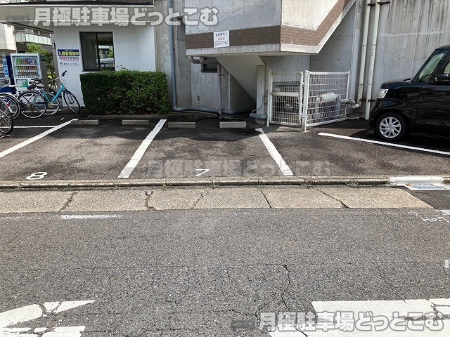 名古屋市千種区観月町2丁目55の月極駐車場6