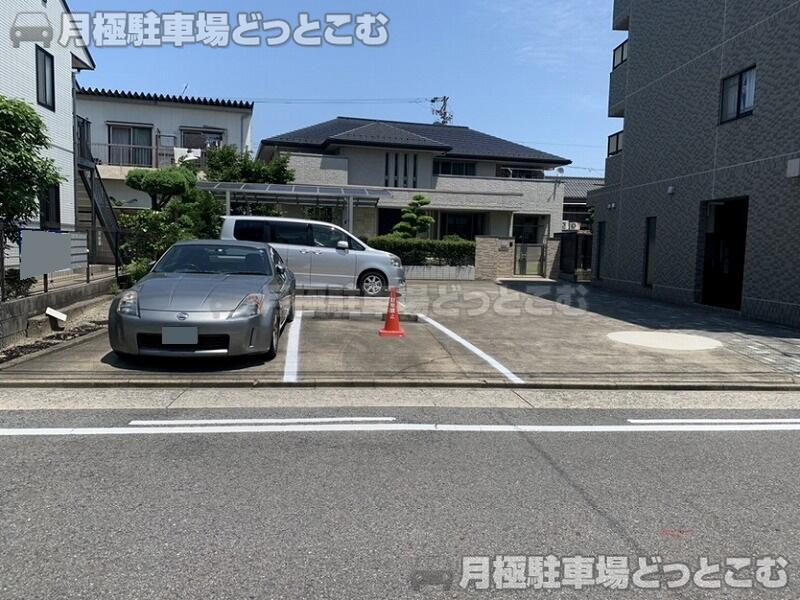 名古屋市北区元志賀町1丁目42の月極駐車場2