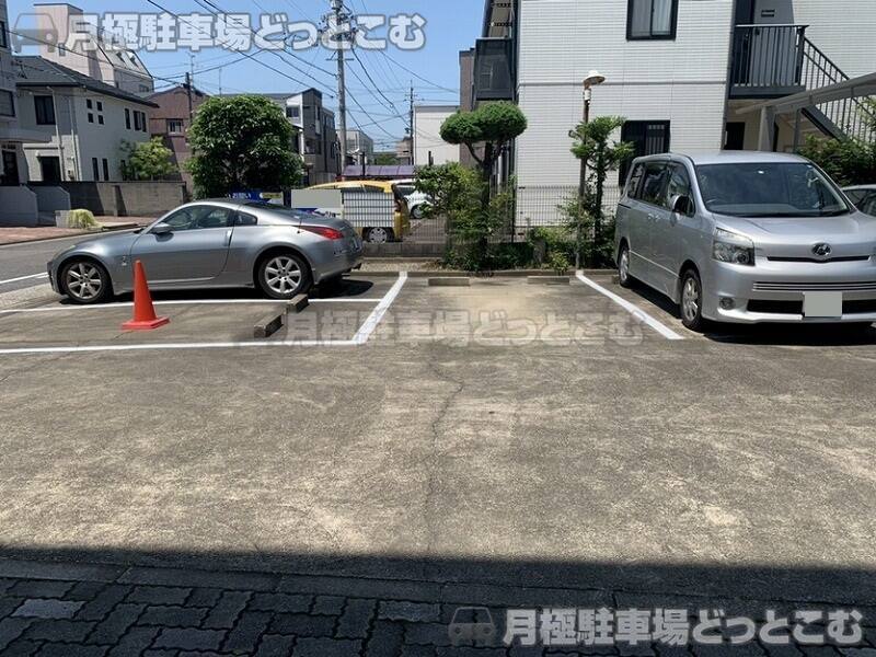 名古屋市北区元志賀町1丁目42の月極駐車場3