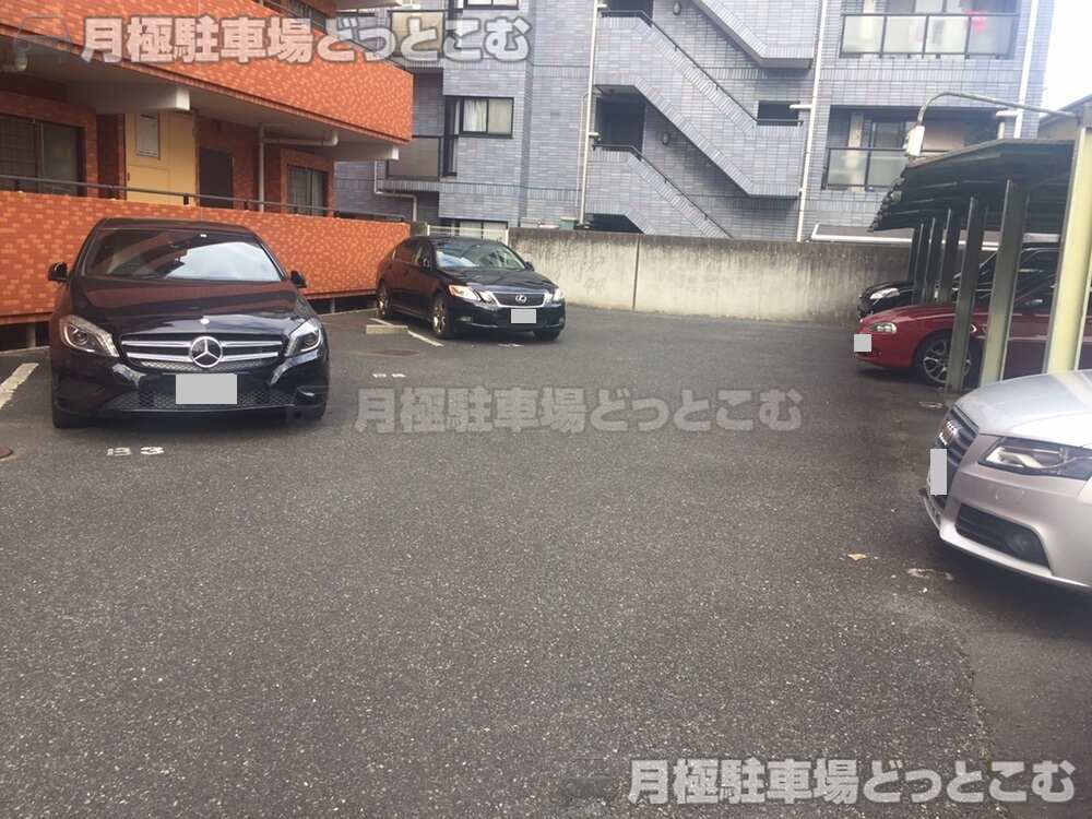 大田区石川町2丁目7-3の月極駐車場3