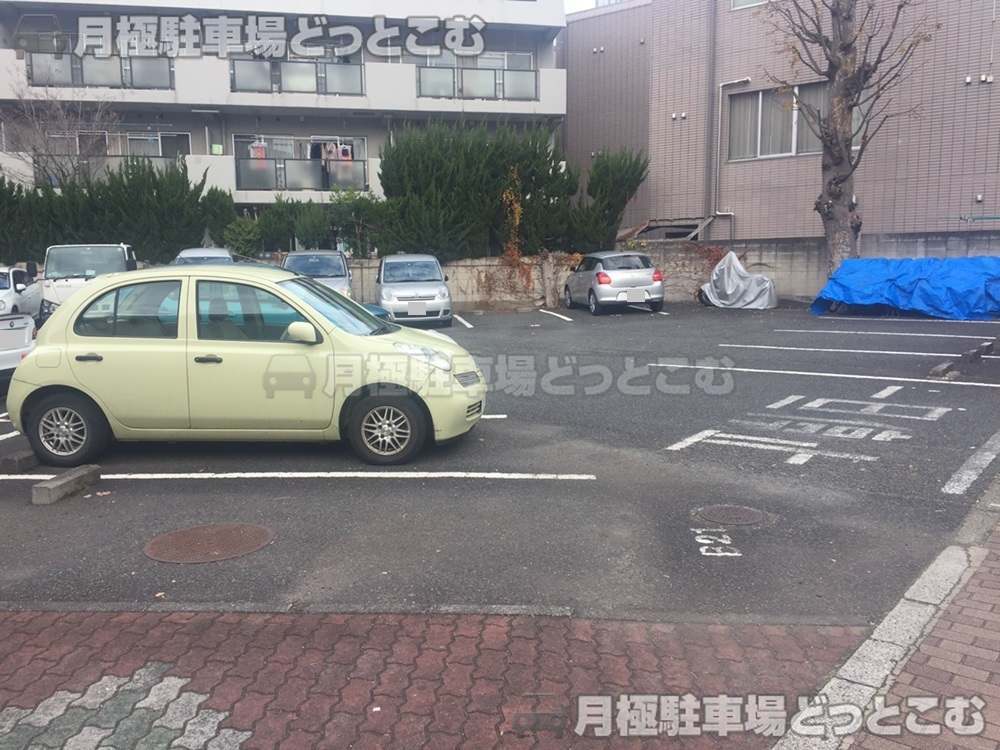 大田区石川町2丁目7-3の月極駐車場2