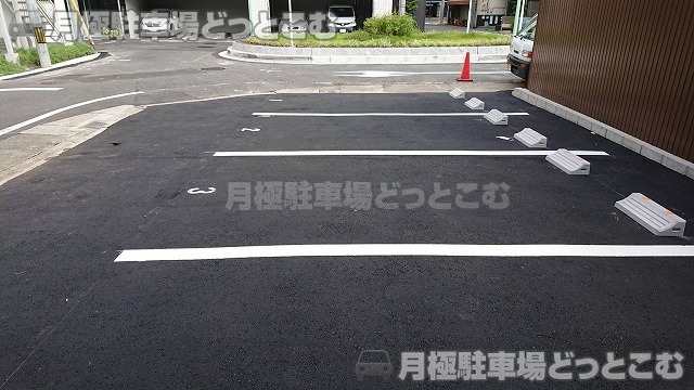 名古屋市西区那古野1丁目617の月極駐車場3